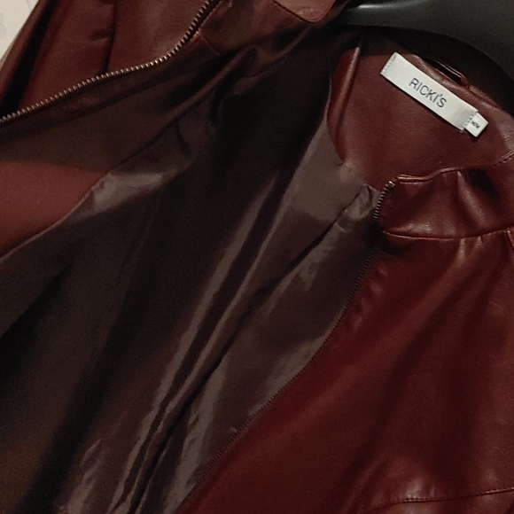 Vegan leather jacket - Picture 4 of 6